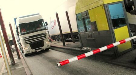 L’écotaxe poids-lourds reportée au 1er janvier 2014
