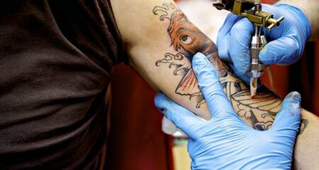 Tatouage en couleur - crédit THOR