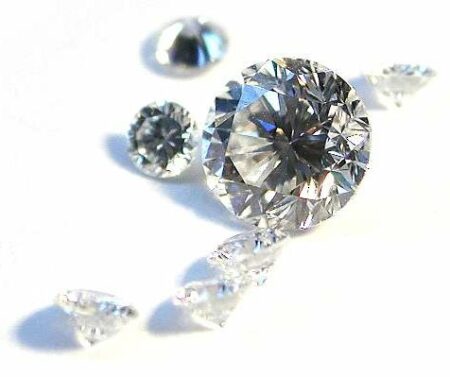 De Beers va commercialiser des diamants synthétiques en laboratoire