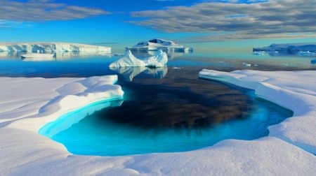 Illustration de la fonte rapide de la banquise en Antarctique et ses conséquences sur le climat mondial.