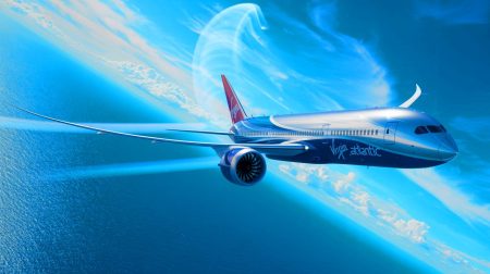 Illustration de l'historique vol transatlantique du Boeing 787 utilisant un carburant 100 % durable.