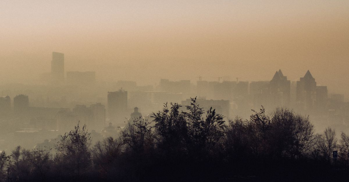 L’Europe veut r�duire les �missions de vapeurs nocives dans les stations-service air pollution city smog