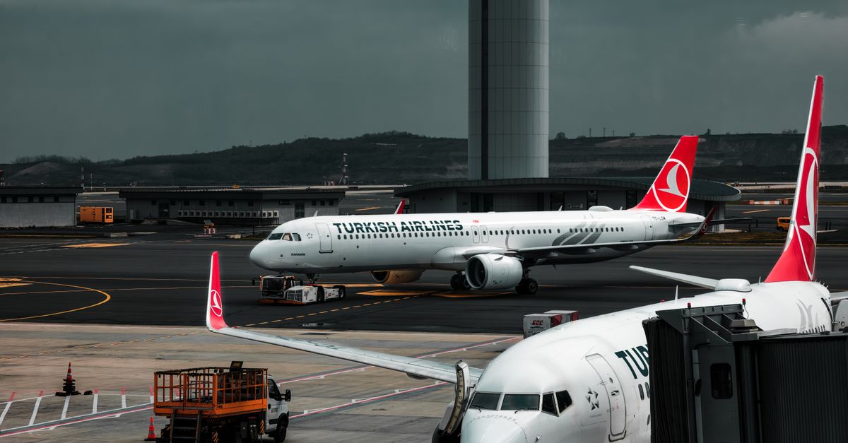 Inclure l’aviation dans le système d’échange d’émissions de CO2 d’ici à 2010 airplane airport aviation