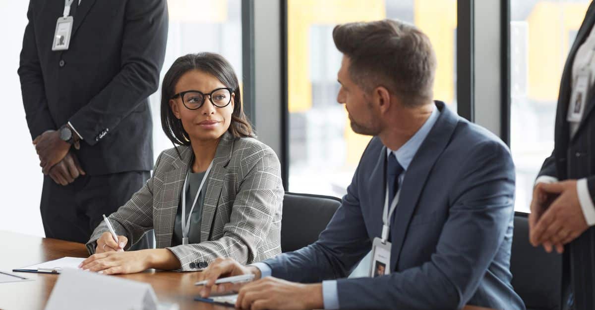 Emploi : les candidats sensibles au « vert » business people office meeting