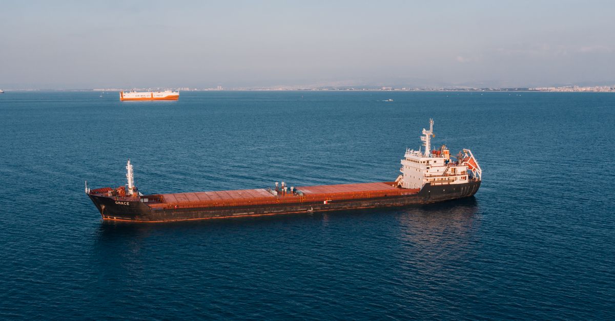 Virage à 180° de la politique maritime française cargo ship maritime transport