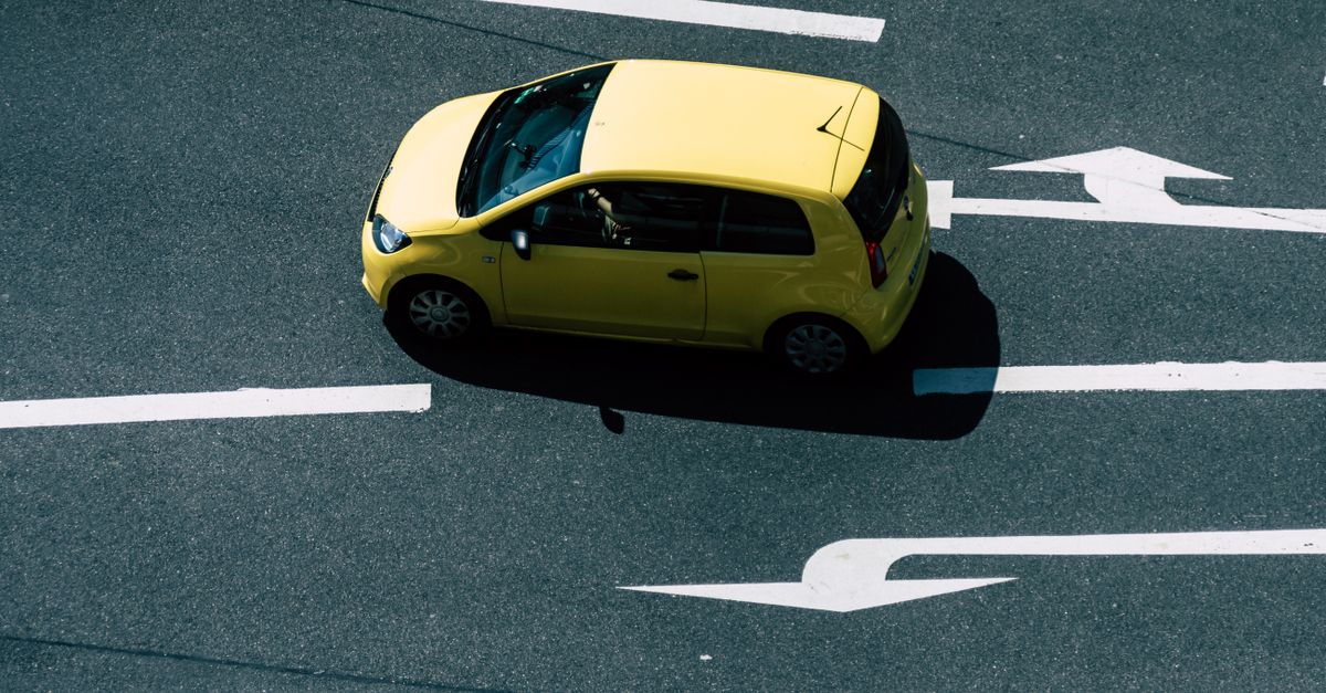 Acheter un véhicule polluant pourra coûter jusqu’à 2.600 euros de plus modern car road transport
