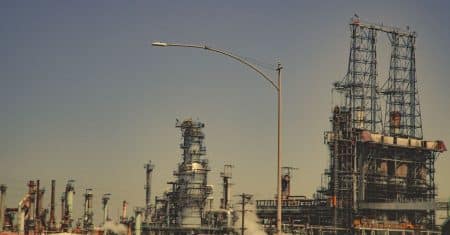 Nigéria : Total renforce sa présence oil refinery petroleum industry