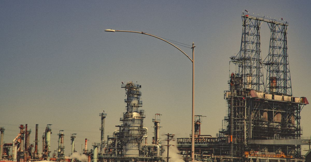 Nigéria : Total renforce sa présence oil refinery petroleum industry