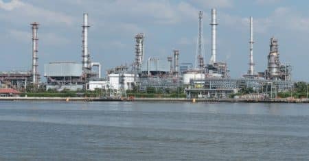 oil refinery petroleum industry