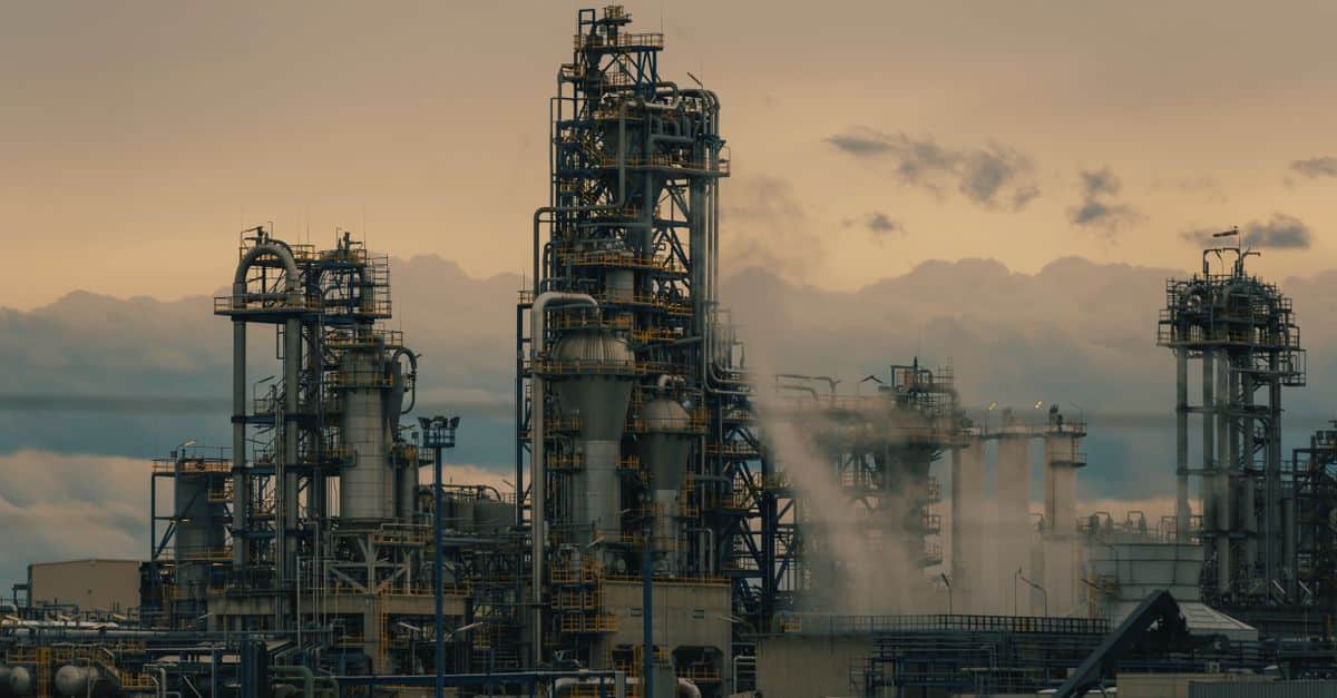 ENERGIE – Le patron de Total opposé au forage pétrolier en Arctique oil refinery petroleum industry