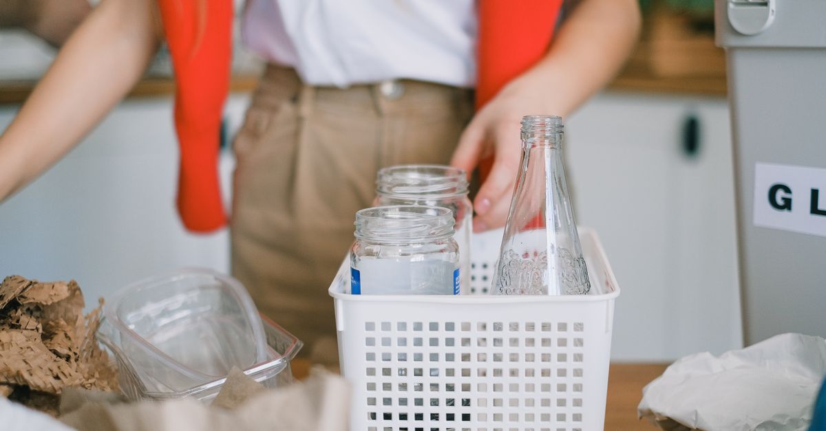 Paris sensibilise ses habitants au tri sélectif recycling waste sorting