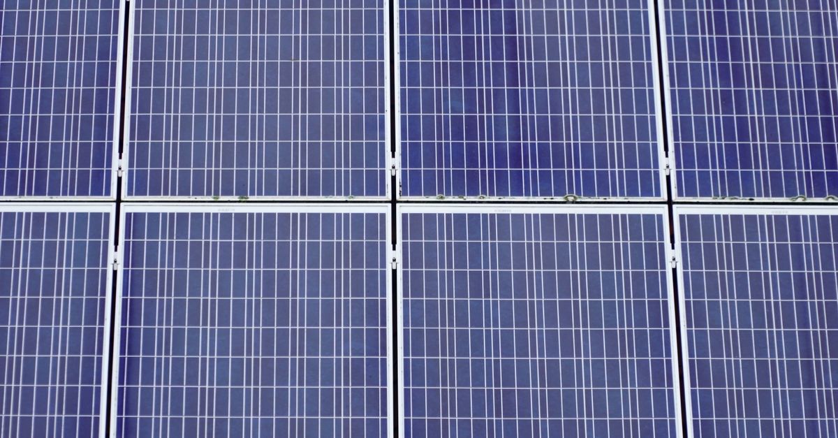 Yannick Bestaven, un skipper libre solar panels renewable energy