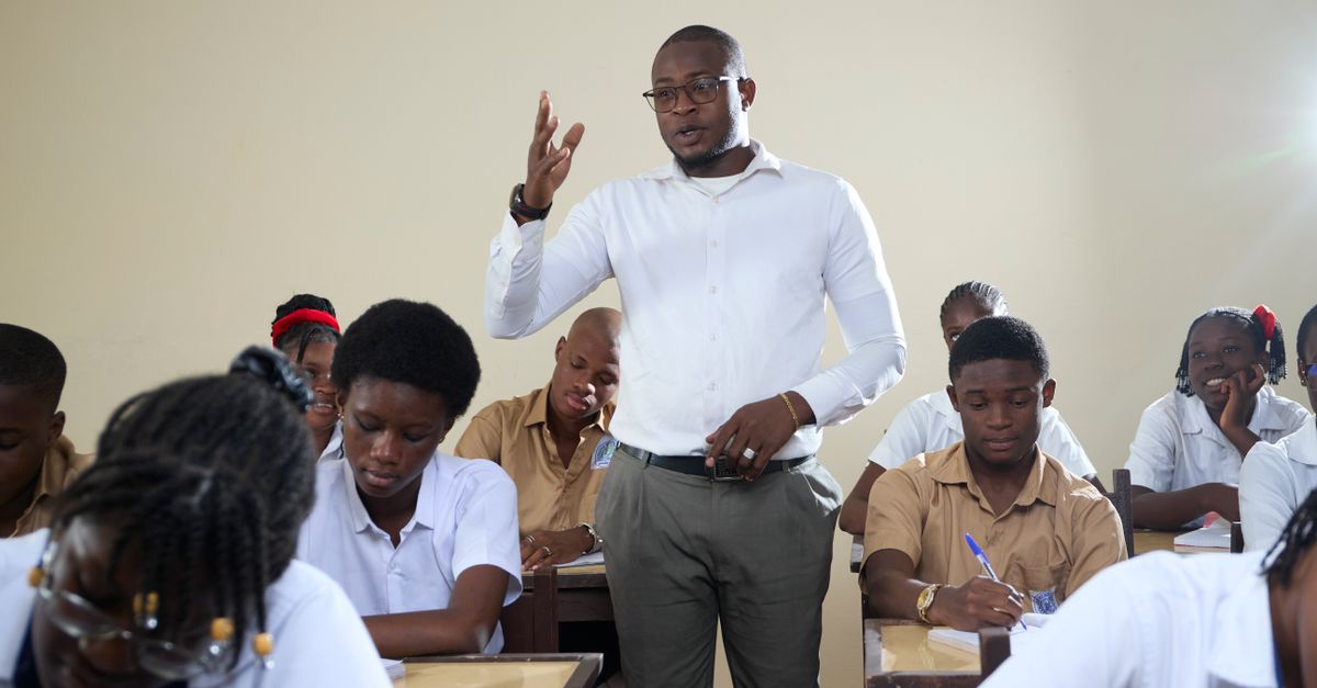 FORMATION – Nouvelle directrice pour l’EME students education classroom