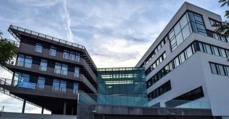 Luc Chatel pour un tourisme « durable » sustainable business office